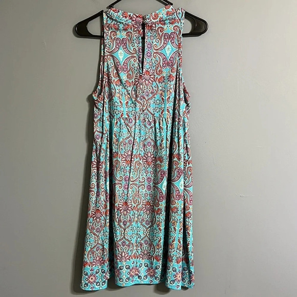 Mi Ami Paisley Mock Neck Swing Dress
Sleeveless Blue Woven Mini Womens Size XS - Picture 2 of 4